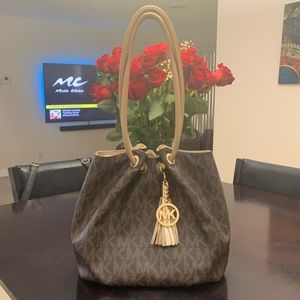 Michael Kors Purse Hobo Style